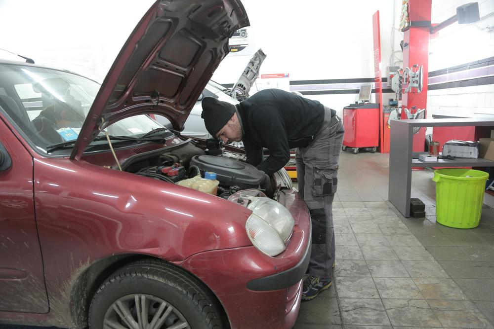 vehicle inspection-f1b890511e1949dc917540c7ce639715.jpg vehicle inspection